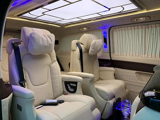 Personalización del interior del automóvil Mercedes-Benz V250