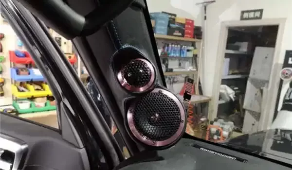 Ventajas y desventajas de la modificación del audio del automóvil.