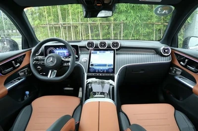 La versión Mercedes-Benz GLC de batalla larga está disponible