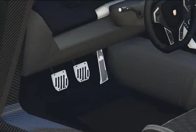 ¿Cuáles son los 3 pedales del auto?