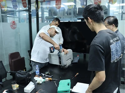 La fabricación de asientos para el automóvil Xiamen Kench da la bienvenida a ...